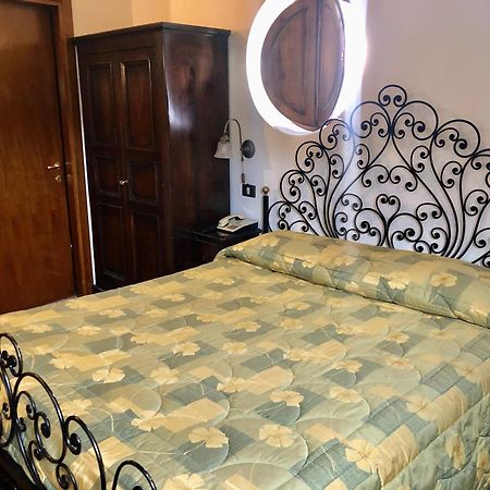 Hotel Bucaneve Pescasseroli Eksteriør billede